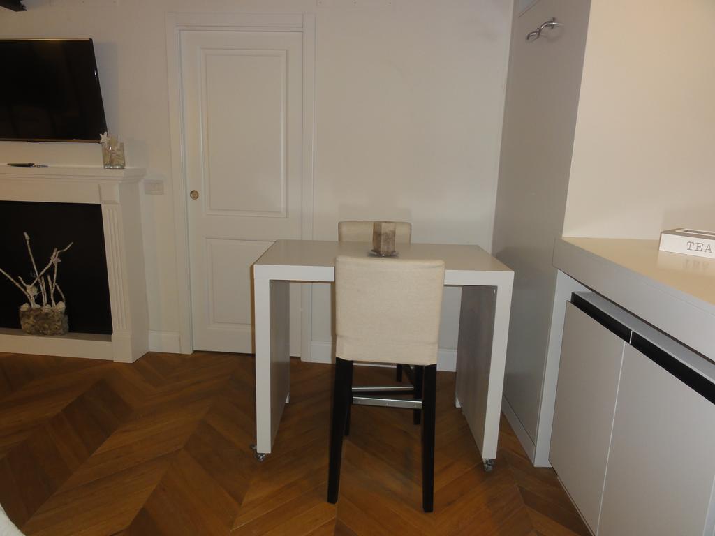 Ferienwohnung Corso In Florenz Zimmer foto